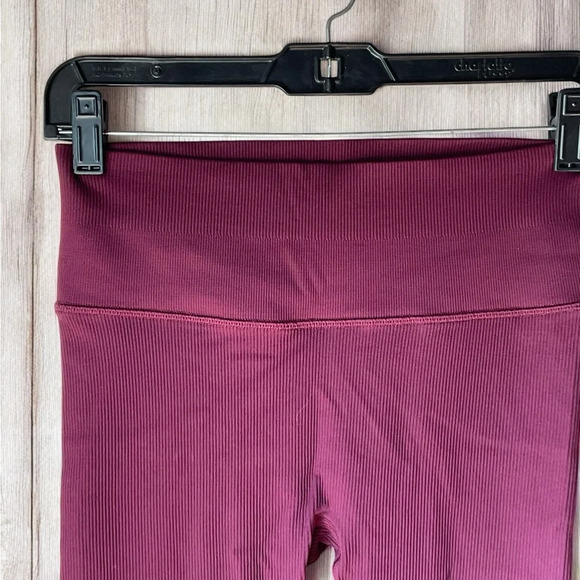 Plum Victoria Secret Sport leggings - medium (C2) - Picture 2 of 3